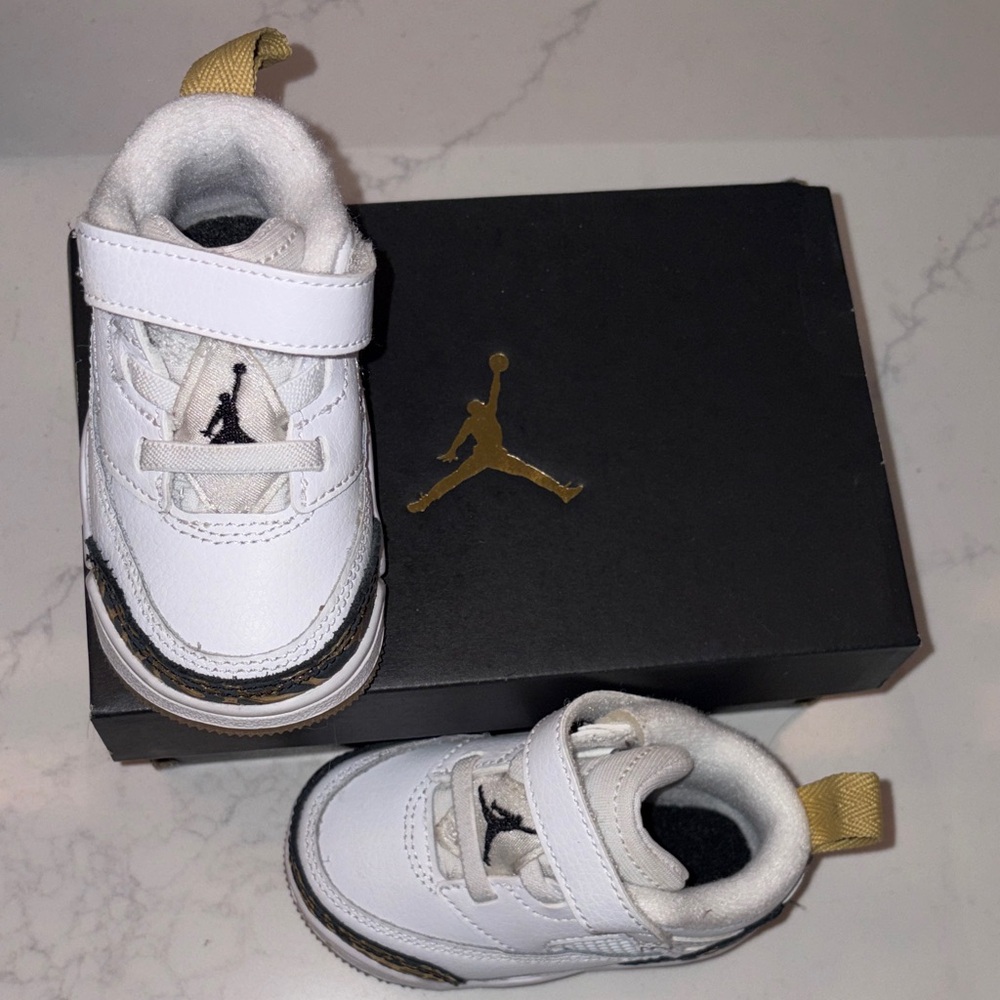 Jordan Toddler White and Gold Sneakers